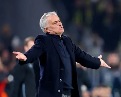 SL Benfica Engaged in Discussions to Bring In José Mourinho After Termination of Bruno Lage