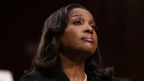 US Appeals Court Blocks Trump from Firing Lisa Cook