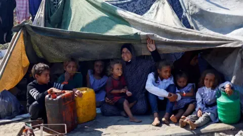 Devastating Conditions across northern Gaza as Military Tanks Push Forward