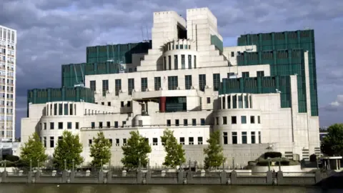 The UK's Secret Intelligence Service Rolls Out Deep Web Portal to Recruit Intelligence Sources in the Russian Federation