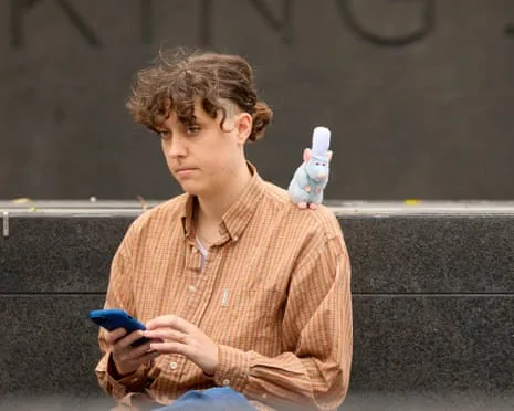Individuals offer me a wide berth’: This strange seven days of wearing shoulder toys