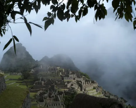 Boulders blocking Train Tracks Trap Hundreds of Tourists en route to the Inca Citadel